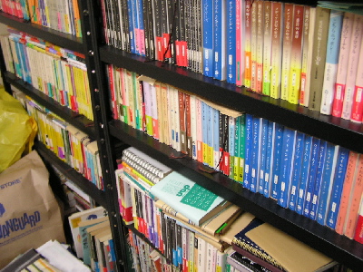 0601_my_book_shelf_1.jpg