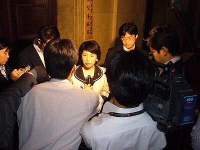 沖縄県議選の結果を受けての記者会見