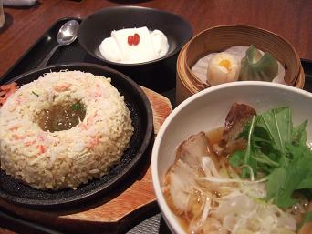 蟹玉炒飯と醤油麺セット