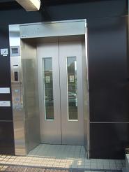 エレベーター入口