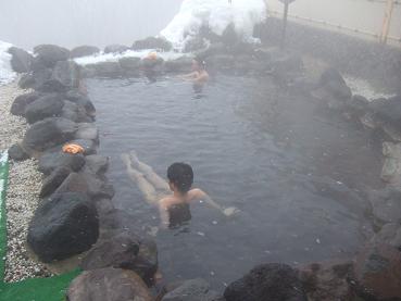 磐梯山温泉「おおるりの湯」の露天風呂